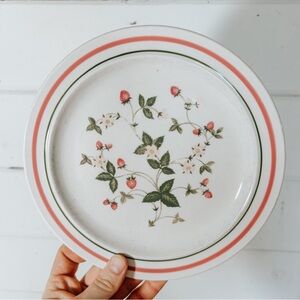 Vintage Wild Strawberry Plate | Newcor | Plate Wall